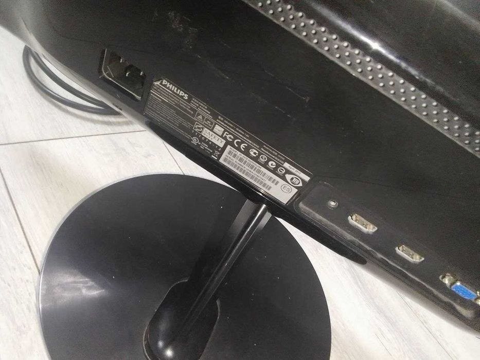 Монітор Philips  23.6" Full HD