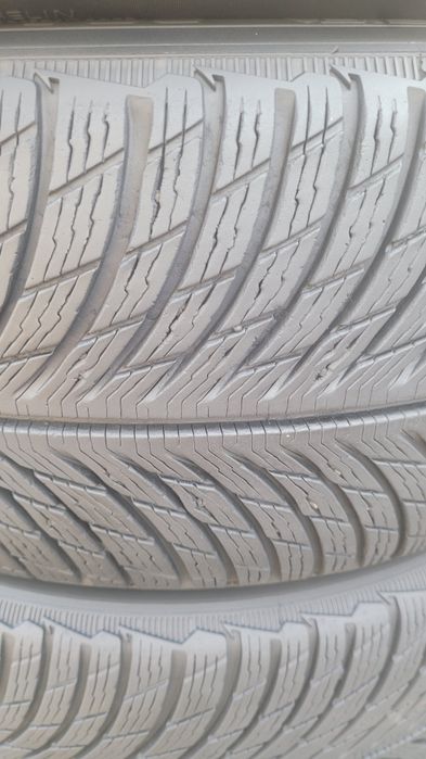 255 45 20/235 50 20 Michelin Pilot Alpin 5