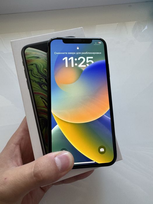 Продам iPhone XS 64