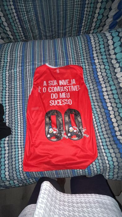 T shirt de futebol con frqse de cria