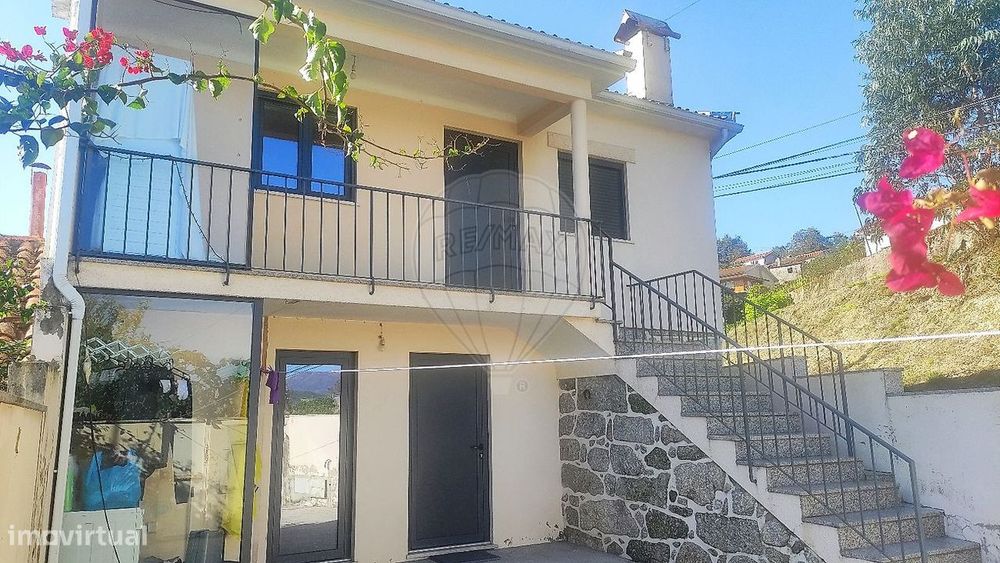 Moradia T3 para venda — Guilhadeses E Santar, Viana do Castelo