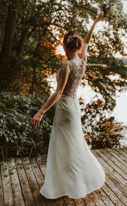 Piękna suknia ślubna AMY LOVE Obara