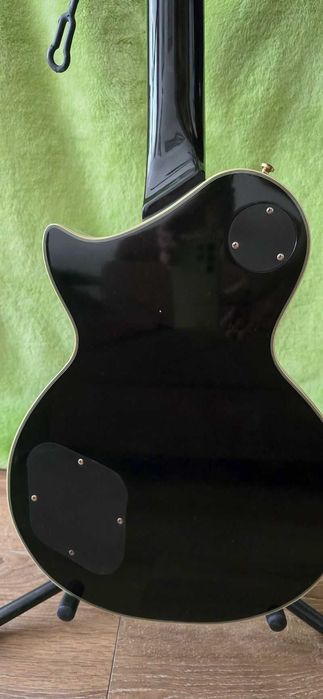 •	Gitara elektryczna Shine Les Paul custom