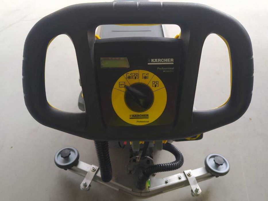 Підлогомийна машина Karcher