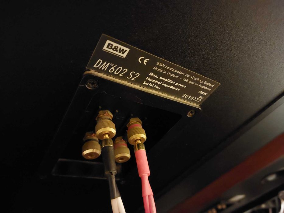 B&W 602 S2 excelentes colunas