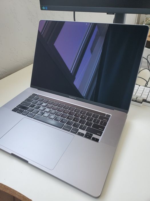 MacBook Pro 2019 (16-inch) - Core i9 2.3 GHz - 64GB RAM - 1TB SSD - Grade A - Space Grey - The iOutlet