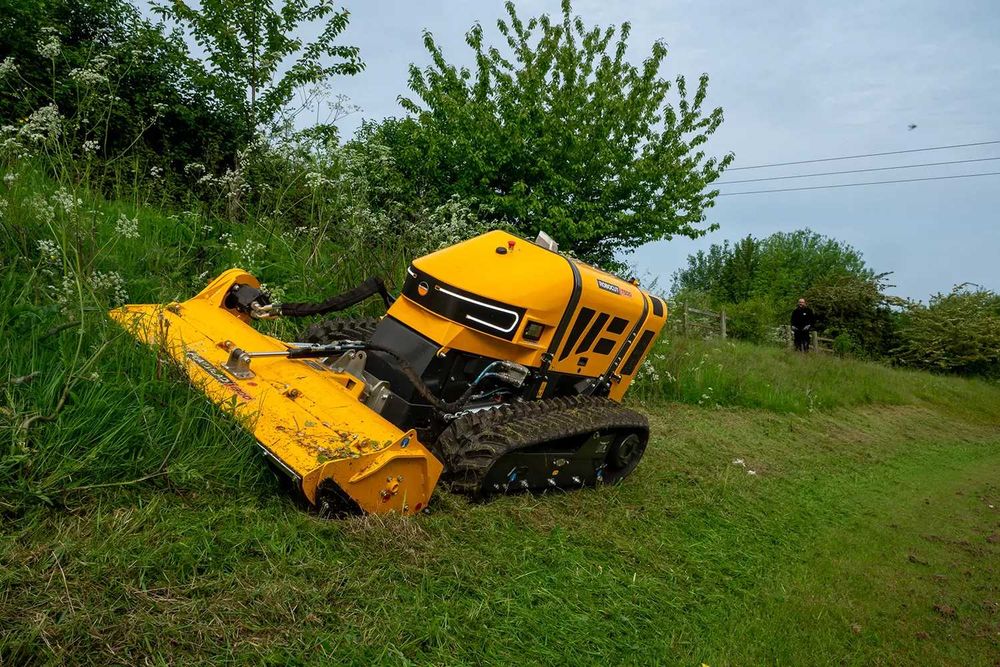 Triturador Robot Automotriz McCONNEL Série T**Campanha ALFAGRILAPA 2026**