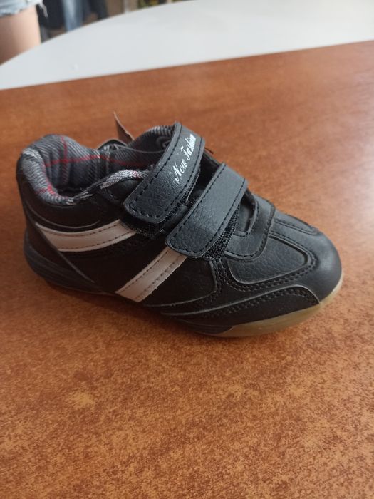 Buty chłopięce 26 i 28