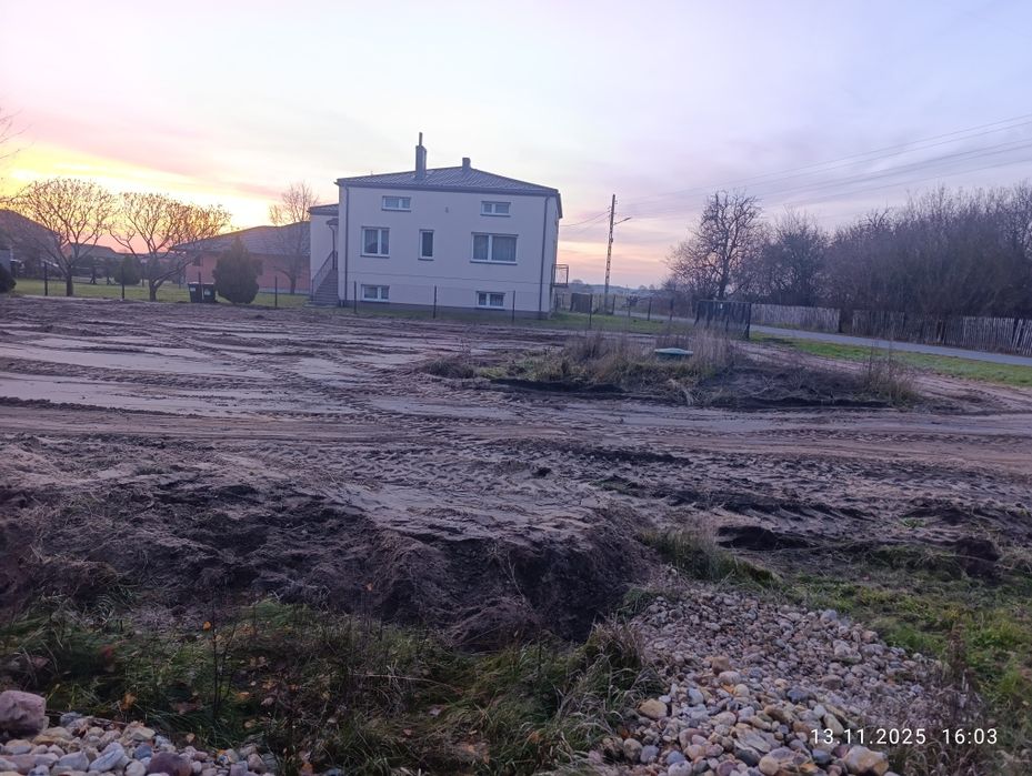 Usługi koparko ładowarka wykopy pod fundamenty
prace ziemne
niwelacja