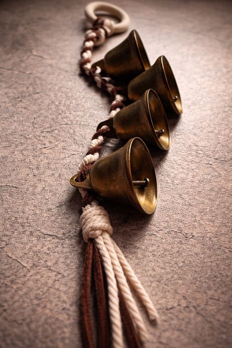 Zawieszka z 4 mosiężnymi dzwonkami rustykalna