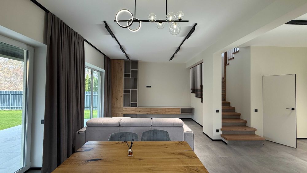 Продаж Сучасного Будинку з Ремонтом в Лісовій Частині с.Стоянка