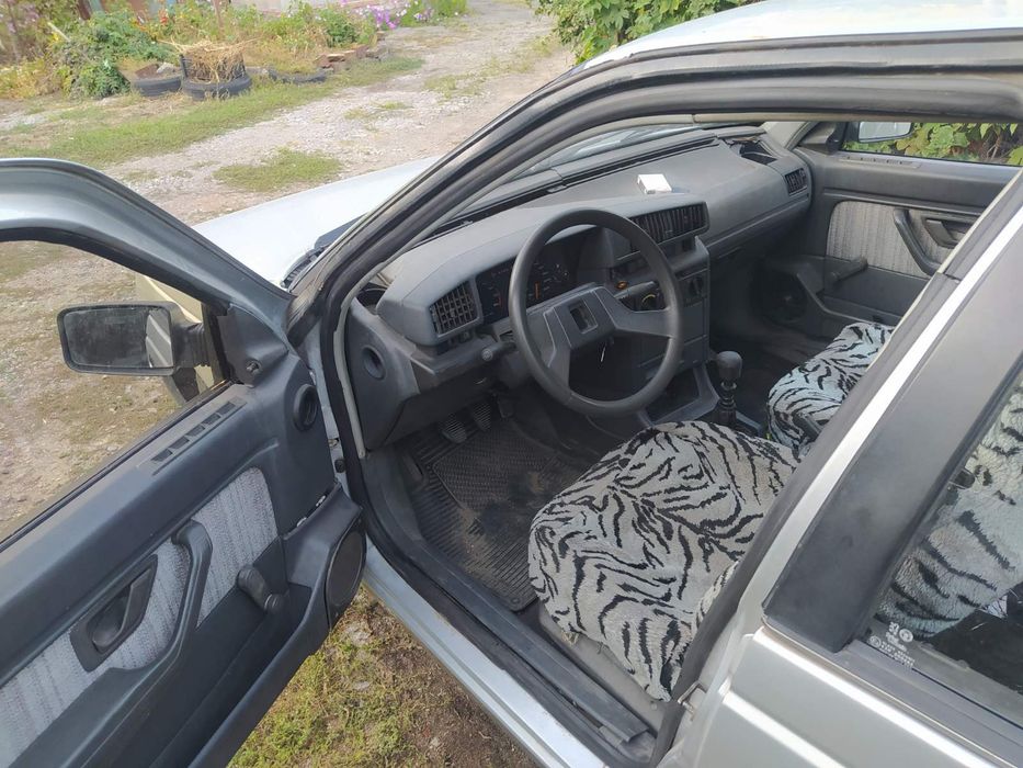 продам автомобиль Пежо 405