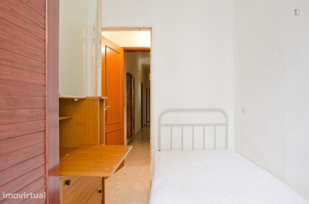 Quarto - localizado em Alameda Lisbon