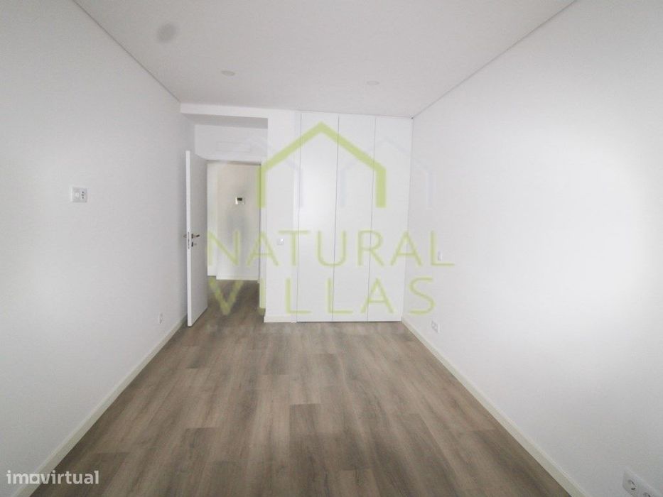 Penthouse T2 Nova com Terraço Privativo e Vista Panorâmica em Faro