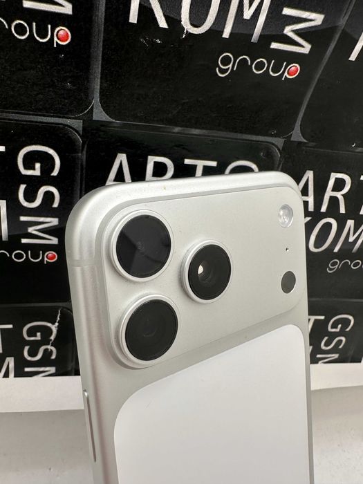 NAJTANIEJ od ARTKOM Trzymiesięczny iPhone 17 PRO Max 4800 zł HIT