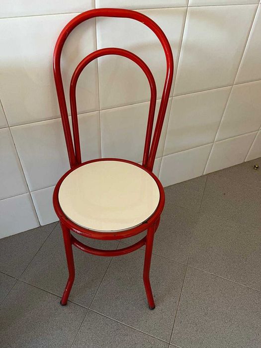 mesa de cozinha com 4 cadeiras