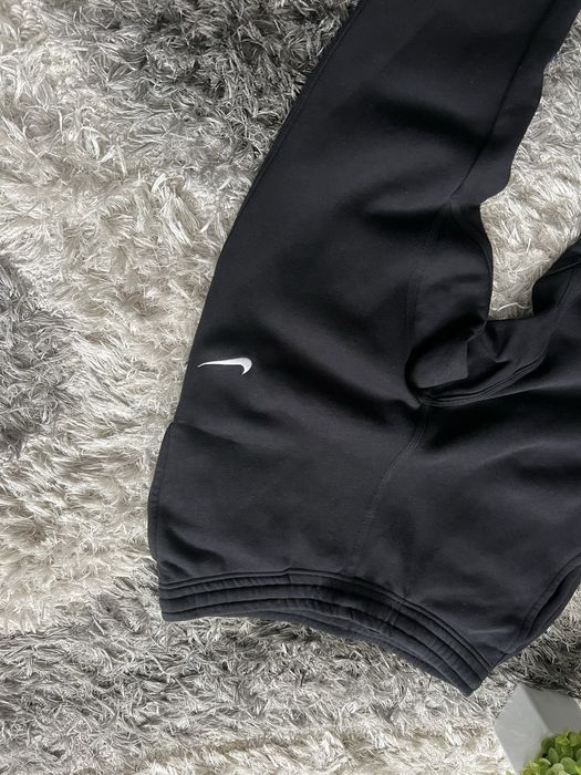 Штани Nike з нових колекцій