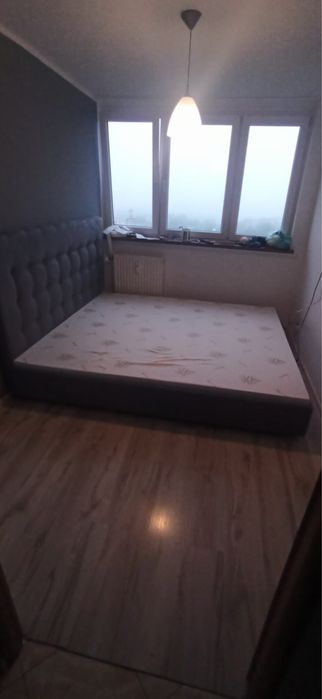 Rama łóżka z zagłówkiem bez materaca 200x220
