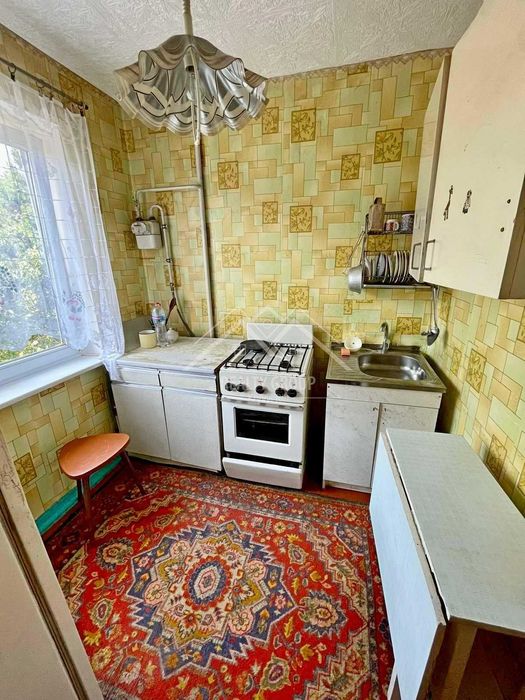 Продається тепла 2к квартира, 4-й поверх ( 17  квартал )