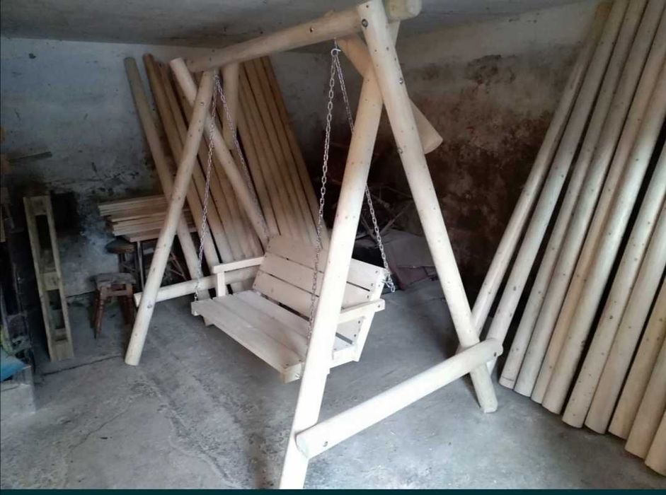 Huśtawka ogrodowa z bali toczonych. Transport