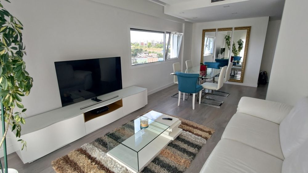 Móvel TV em MDF, com iluminação