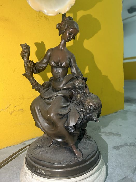 Candeeiro - Estatuetas de casal em Marfinite