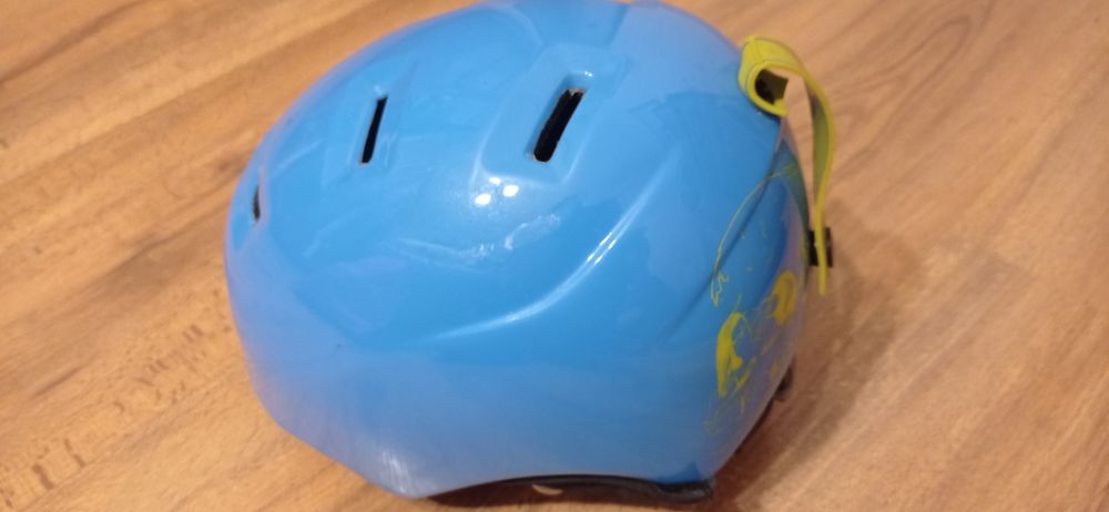Kask narciarski dziecięcy