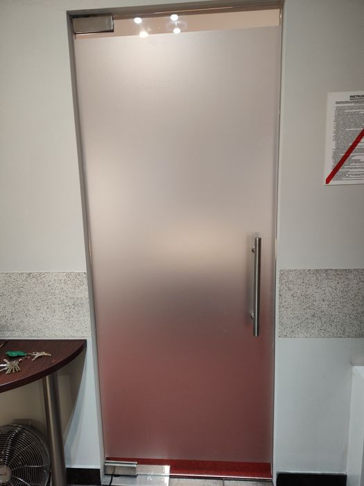 Drzwi szklane 208x82 cm oklejone