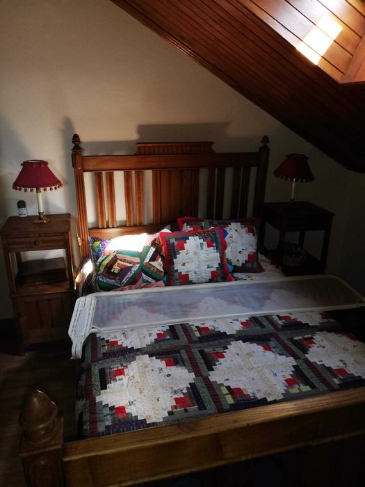 Cama+Mesas de Cabeceira