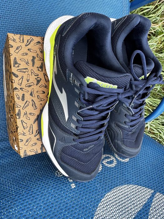 Продам кросівки Joma
