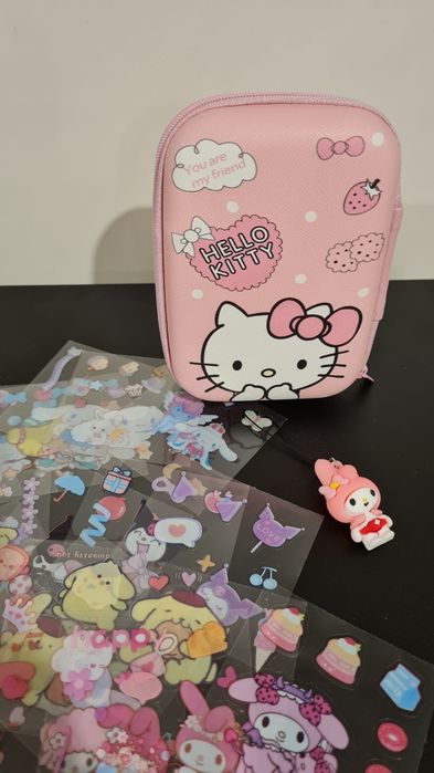 Bolsa com acessórios decorativos Sanrio