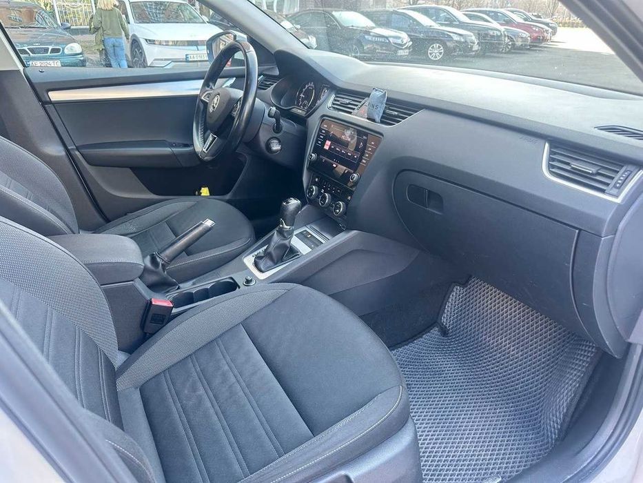 Skoda Octavia 2018 VIN TMBAG7NE8K0033568 фото оголошення 9 з 16