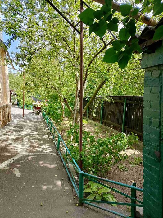 Продаж частини будинку з окремим двором !!!