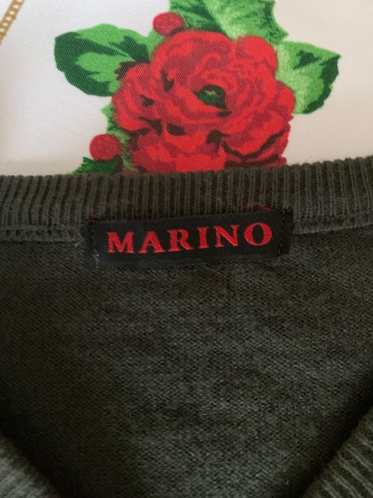 Sweter w serek Marino