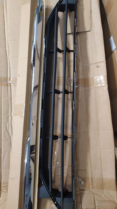 Решётка бампера ниссан рог Nissan Rogue X-trail 2017-2019