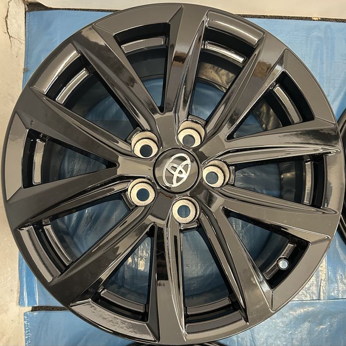 576 Felgi Aluminiowe Oryginał TOYOTA R 17 5x114,3 NOWE