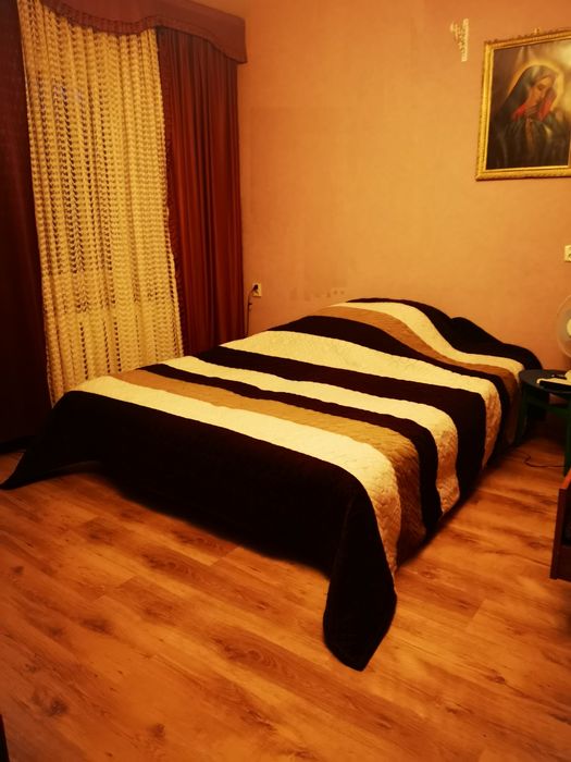 Nakrycie, narzuta na łóżko. Wym.nakrycia 245 cm x 253 cm.