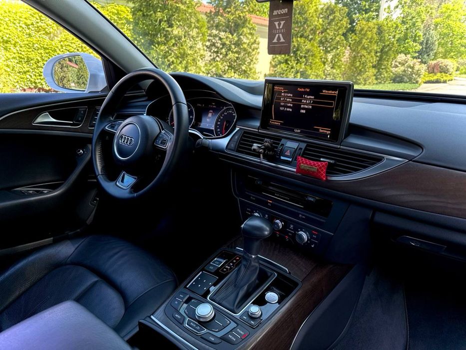 Продам Audi A6/C7 2014 года