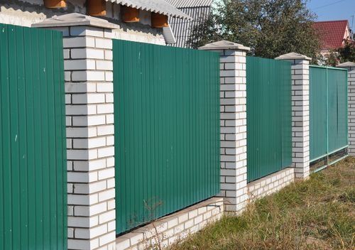Металлические заборы и ограждения. Гарантированное качество.