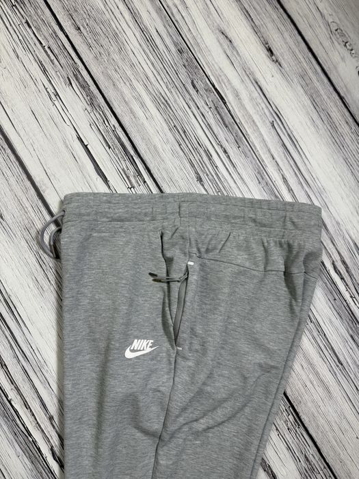Nike tech fleece спортивные штаны оригинал m размер