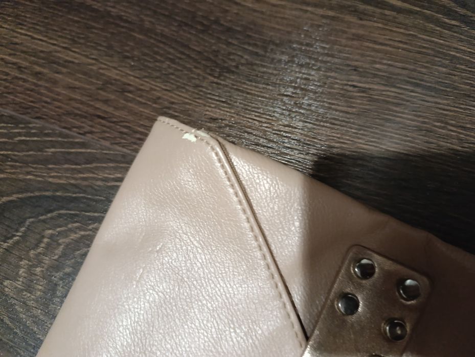 Пудровий клатч mango вживаний