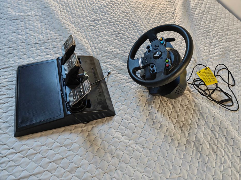 Kierownica Thrustmaster T150 PRO z pedałami