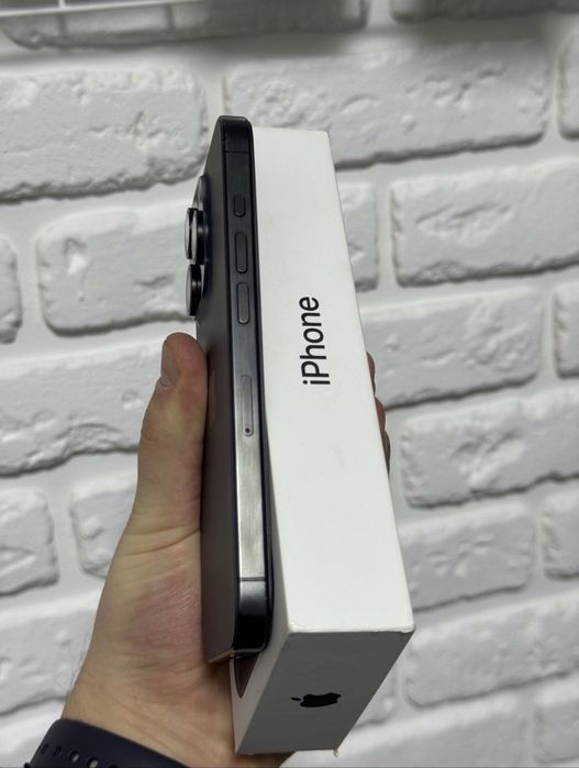 Продам Iphone 15 pro max