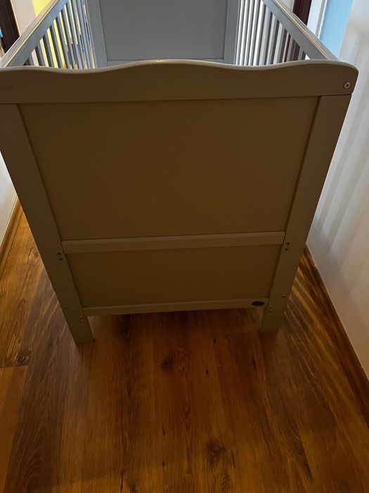 Łóżeczko dziecięce z przewijakiem