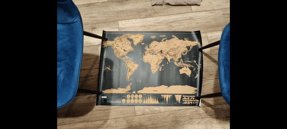 Złota Mapa zdrapka na której można zaznaczać zwieszone kraje plus tuba