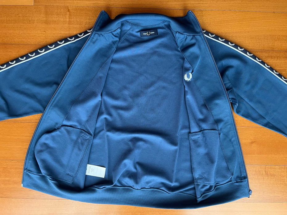 Casaco da Fred Perry com fita nas mangas - Unisexo - Tamanho S - Azul