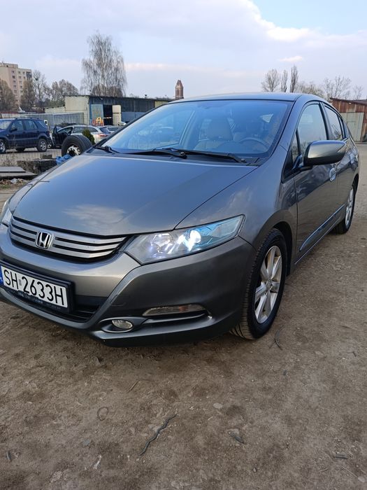 Honda insight 1.3 hibrid.
