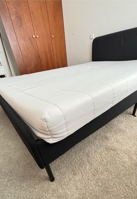 Cama de casal Ikea