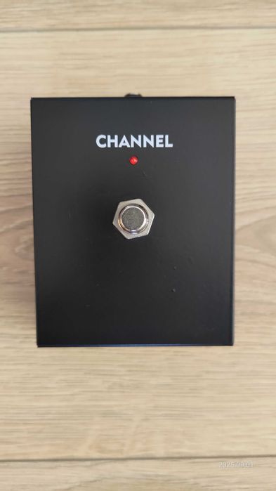 1-wattowy w pełni lampowy wzmacniacz typu HEAD w stanie idealnym