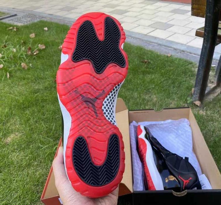 Jordan 11 Retro Playoffs Bred r.40